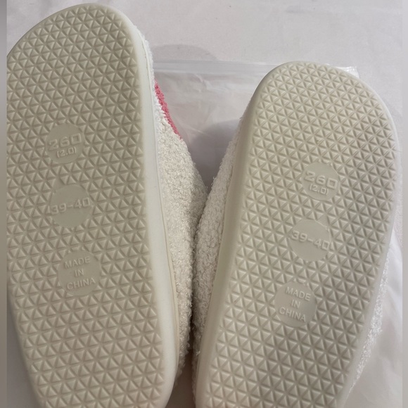 Comfy Pink Smiley Face Slippers - Picture 5 of 6